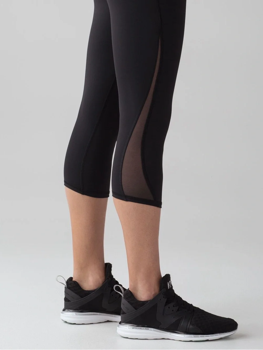 Lululemon Train Times Crop 17” size 12 in Black